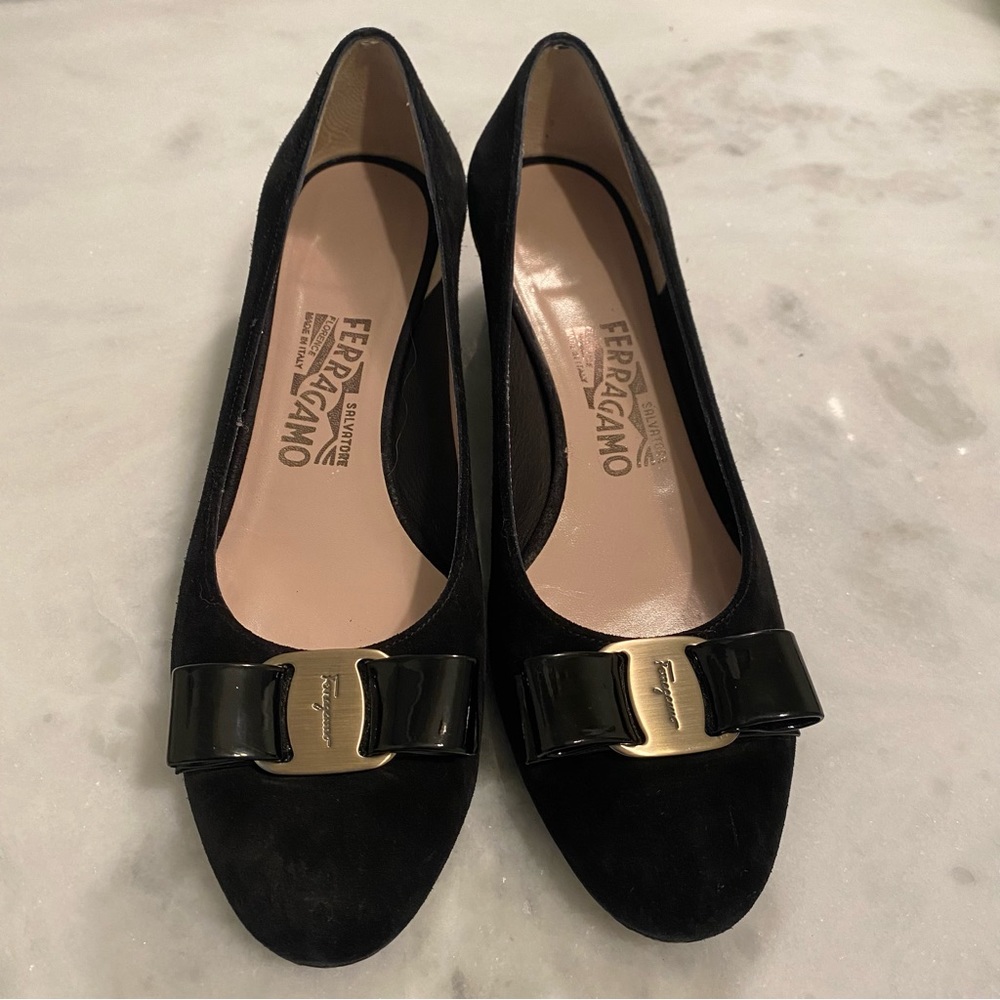 Ferragamo black suede pumps size 8 M